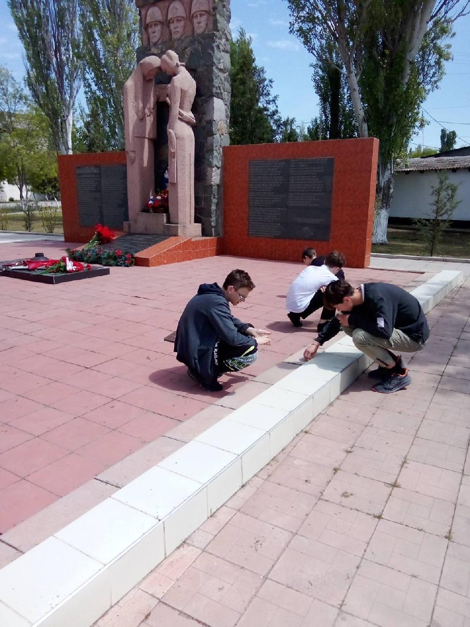 В каком городе памятник скорбящей матери. Скорбящая мать памятник. Памятники Узбекистана. Скорбящая мать Узбекистан. Скорбящая мать памятник Узбекистан.